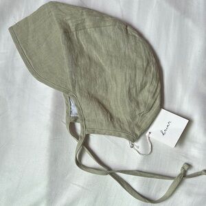 Briar Baby Green Linen Bonnet